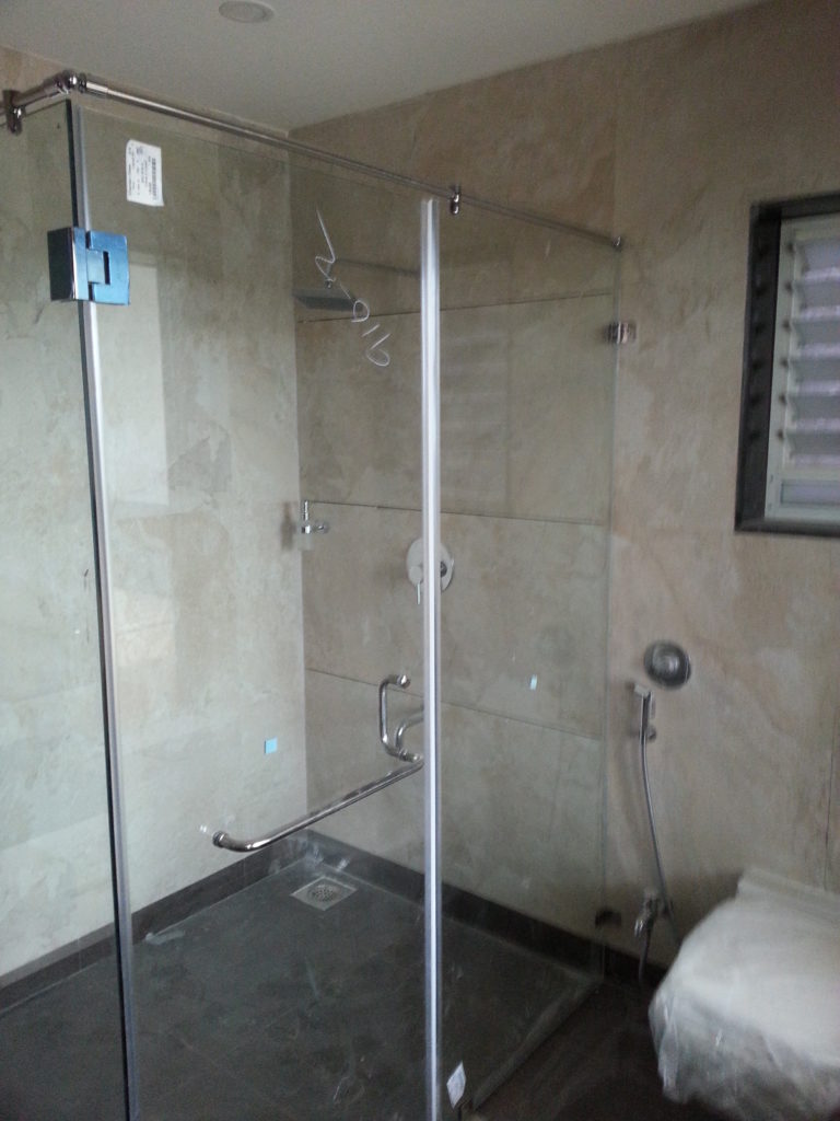 90 Degree - SHOWER PARTITION 