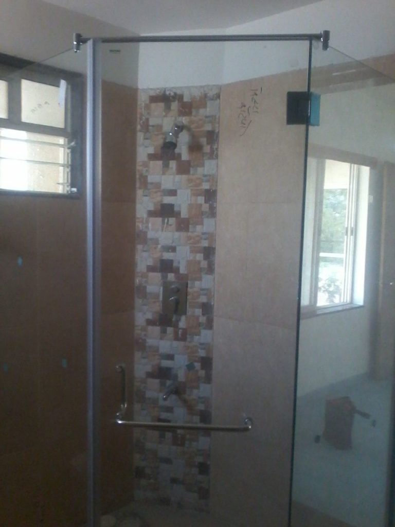 135 Degree SHOWER PARTITION OPENABLE 